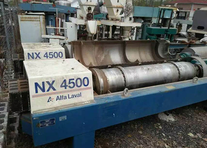 二手進(jìn)口臥螺離心機(3) mmexport1479300713800